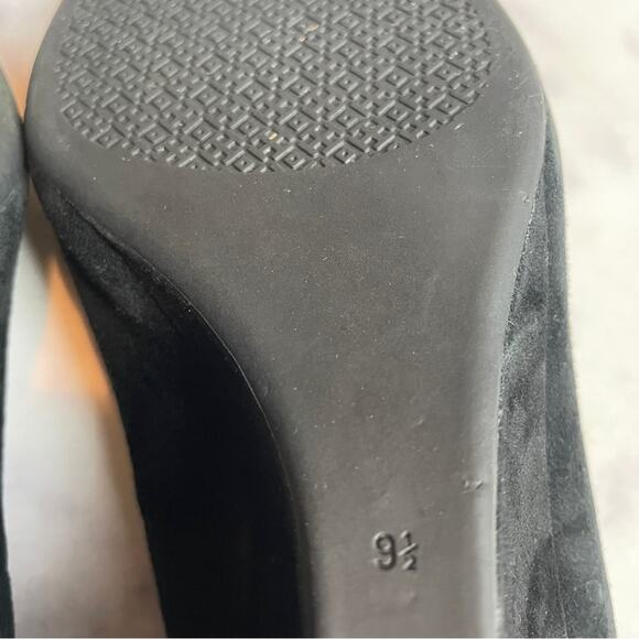 Tory Burch Luna Black Suede Medallion Logo Wedge Pumps - Picture 9 of 11